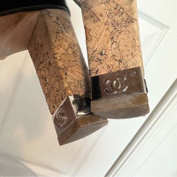 Chanel Black Leather Chain Link Cork Heel Open Toe Pumps Size IT37 US7 - Picture 10 of 13